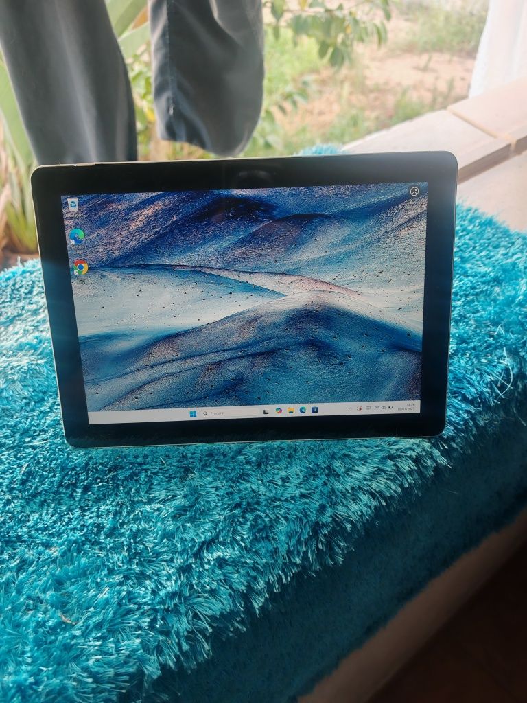 Microsoft Surface Go