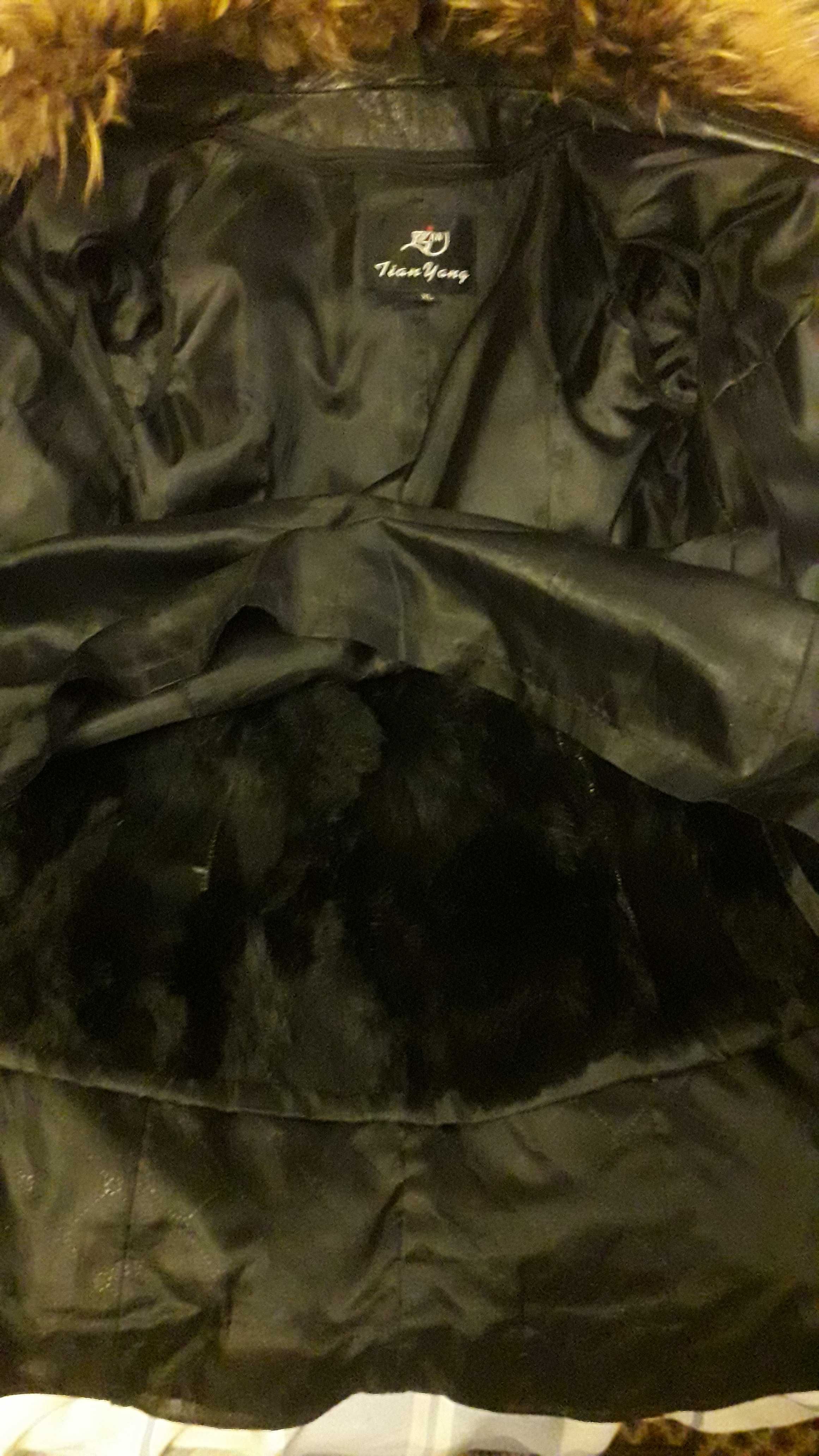 Куртка-полупальто кожаная с меховым воротником