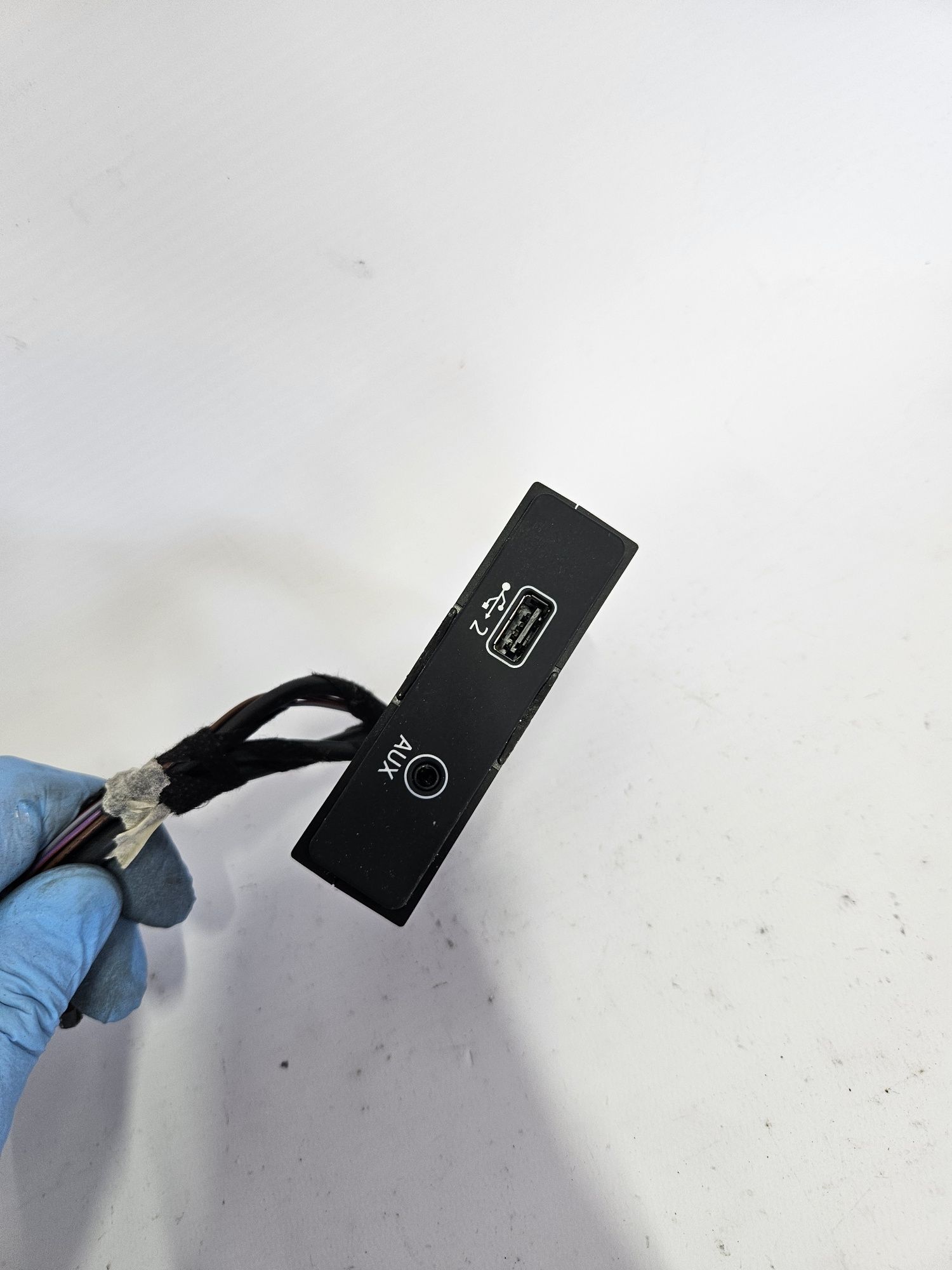 Audi a4 s4 b9 a5 s5 8w Q5 80a gniazdo port USB AUX oryginalne