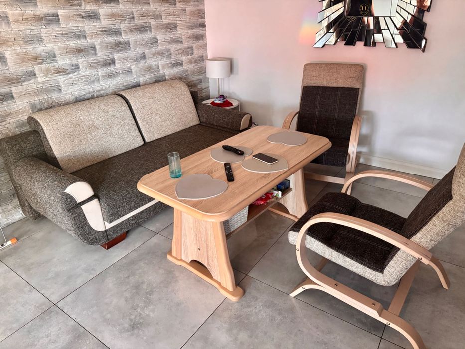 Zestaw mebli, sofa z funkcją spania 2 fotele oraz ławostół