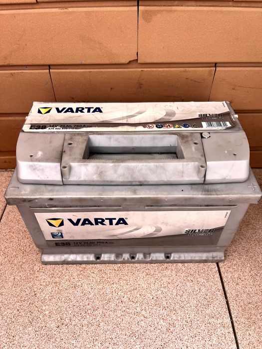 Bateria Varta Silver Dynamic 12V E38 74 Ah 750A USADA