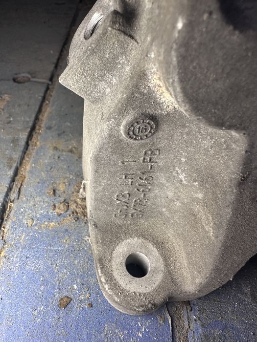 Кронштейн двигуна (2 шт) Jaguar XF