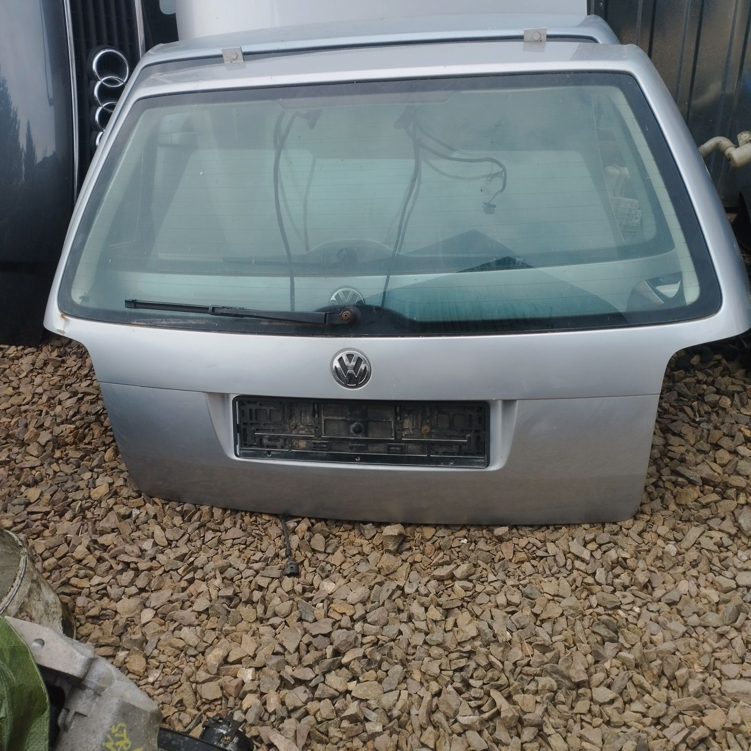 Volkswagen Passat B5 fl kombi klapa tył goła z szybą LA7W