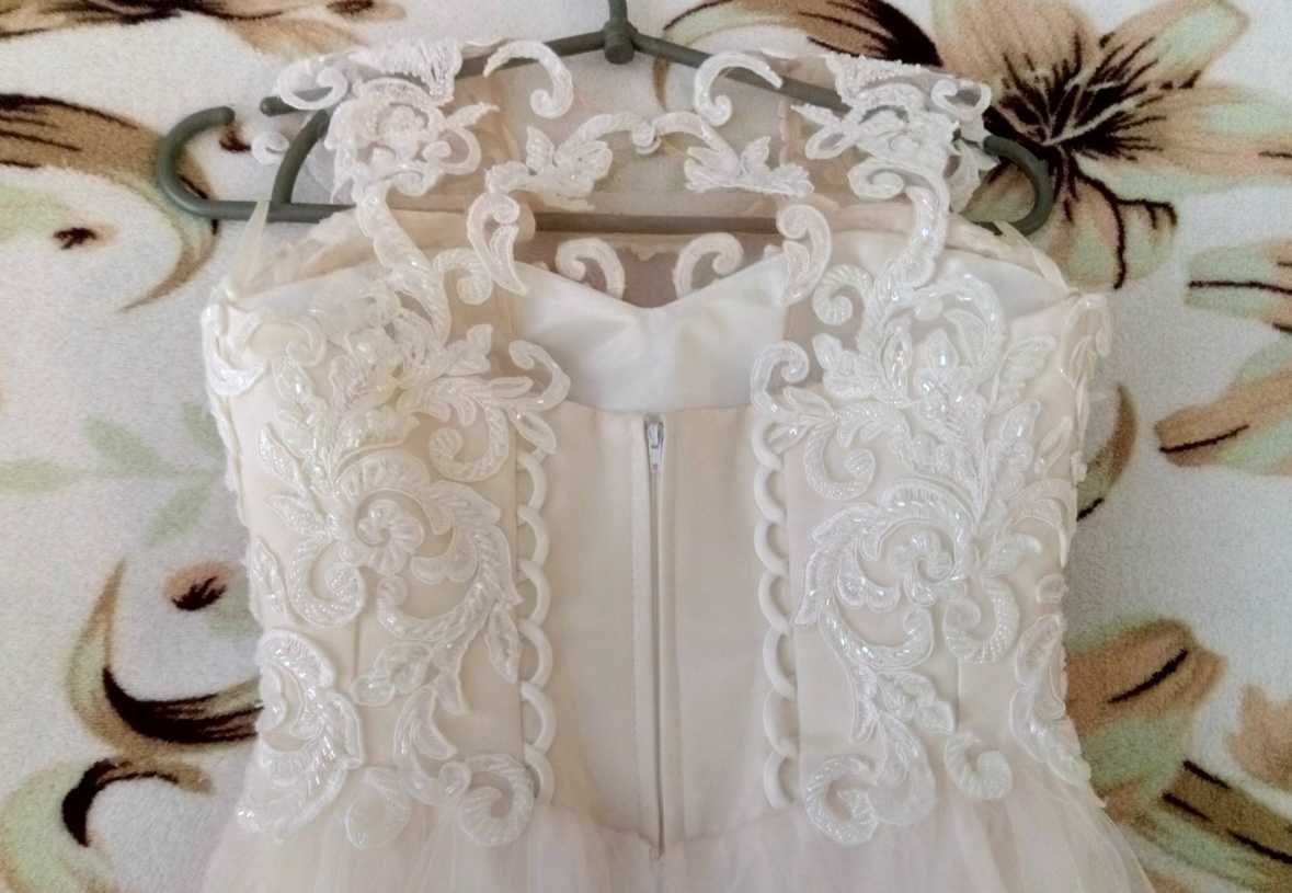 весільна сукня розмір s колір айворі