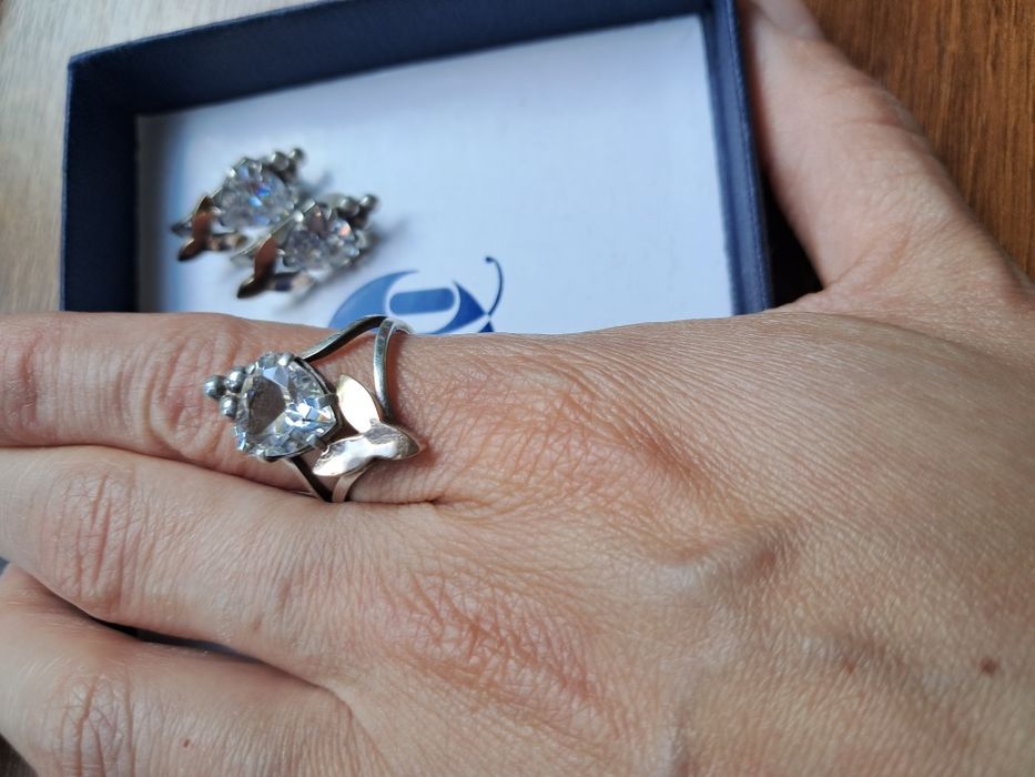 Срібний набір сережки і перстень