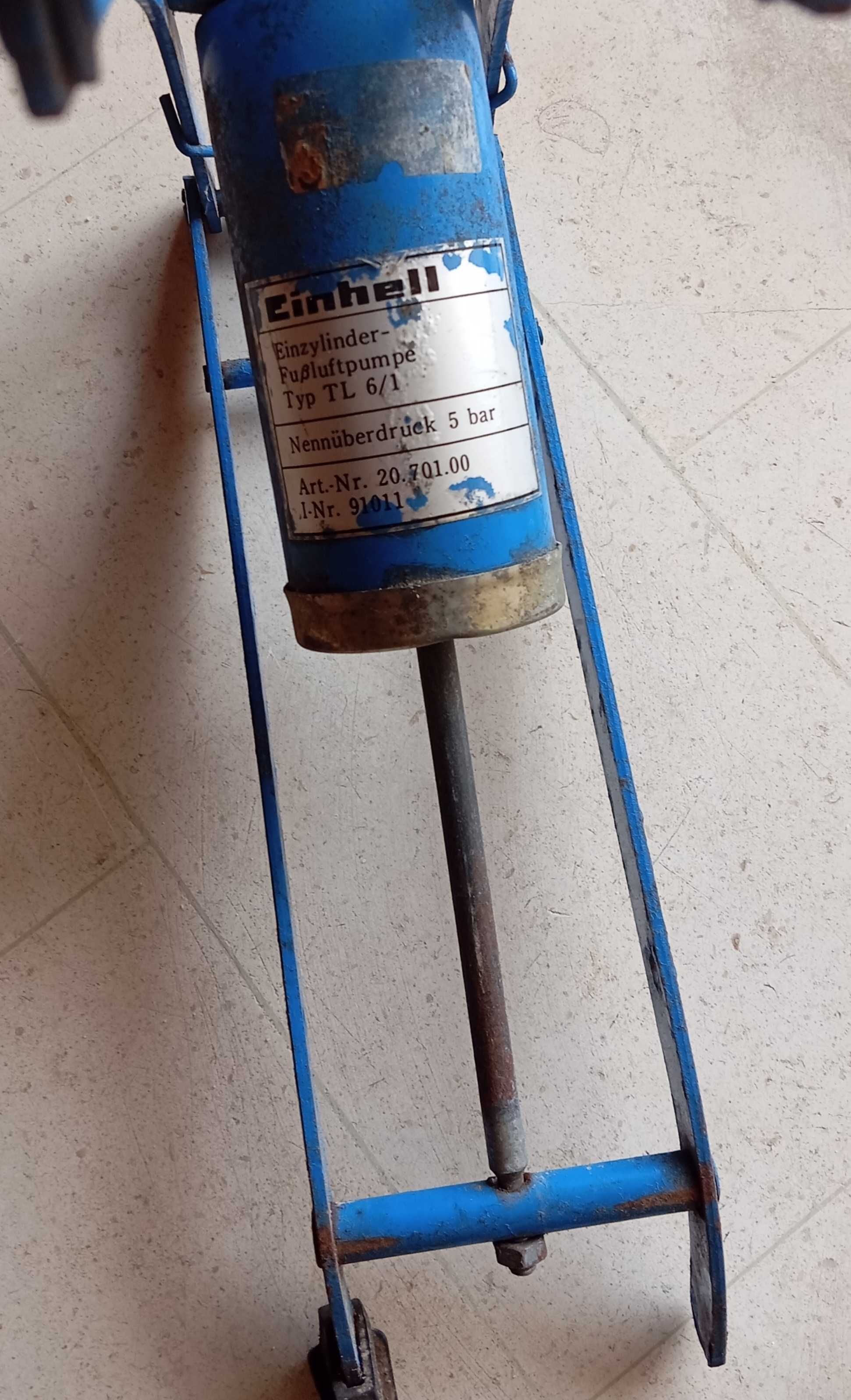 Bomba de ar / de pé - usada