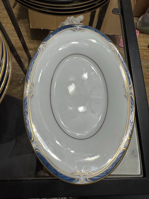 Noritake  тарілки з вишуканоі кістяноі порцеляни 580 грн шт.