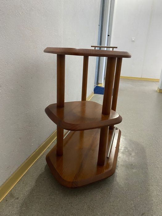 garrafeira com rodas