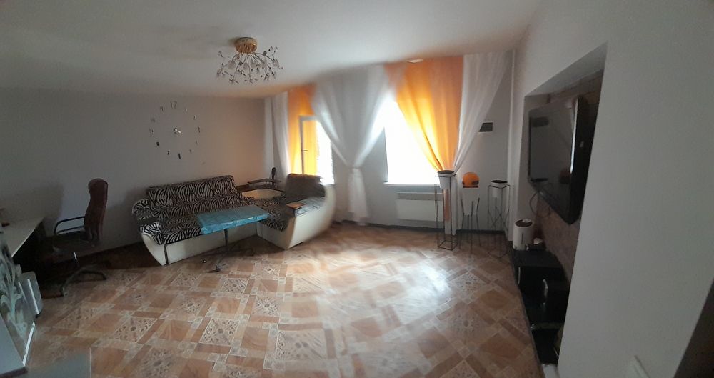 Дом с бассейном.