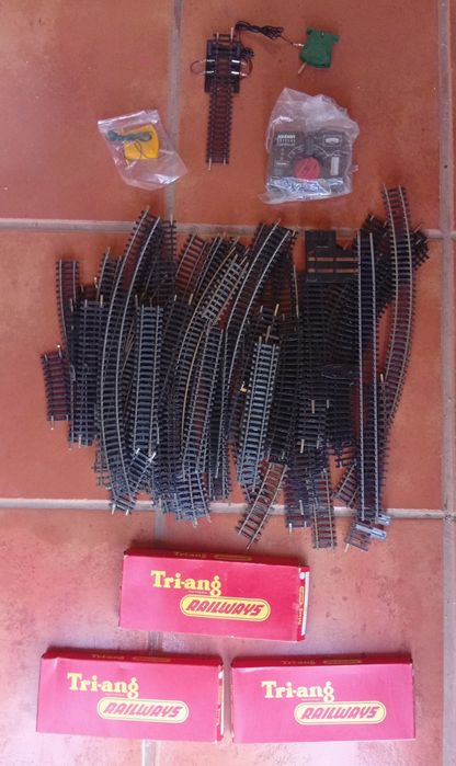 Conjunto de carris e acessórios de pista de comboios