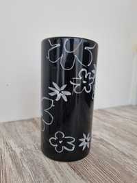 Pote de cerâmica com flores