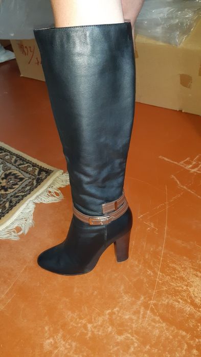 Демисезонные кожаные сапоги