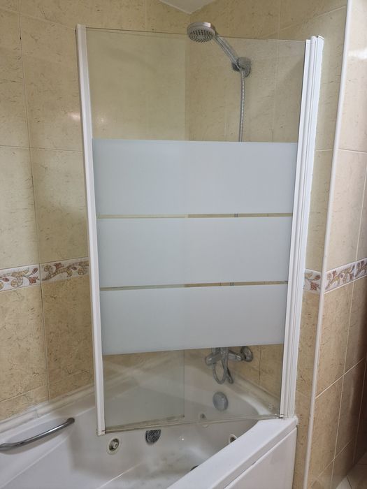 Banheira hidromassagem com resguardo