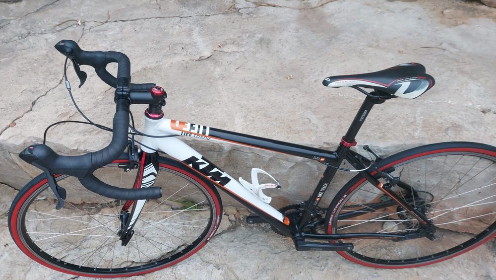 Bicicleta estrada KTM
