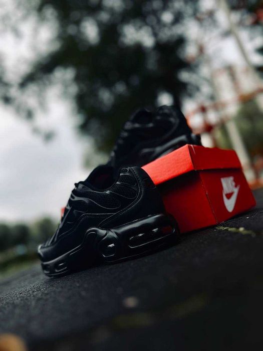 Мужские кроссовки Nike TN PLUS Черные Чоловічі кросівки найк ТН ПЛЮС