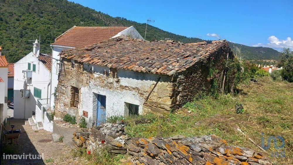 Casa T2 em Espírito Santo, Nossa Senhora da Graça e São Simão de 80,00