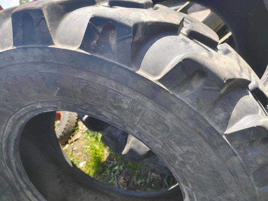 Opona przemysłowa 16.9-28 R400 GRI koparko ładowarka JCB Case MF Cat