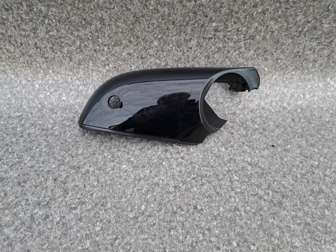 *Obudowa lusterka prawego BMW 1 f20 BMW 3 f30 bardzo ładna
