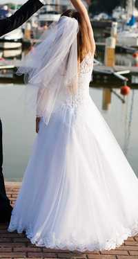 Suknia ślubna r. 36, biała.