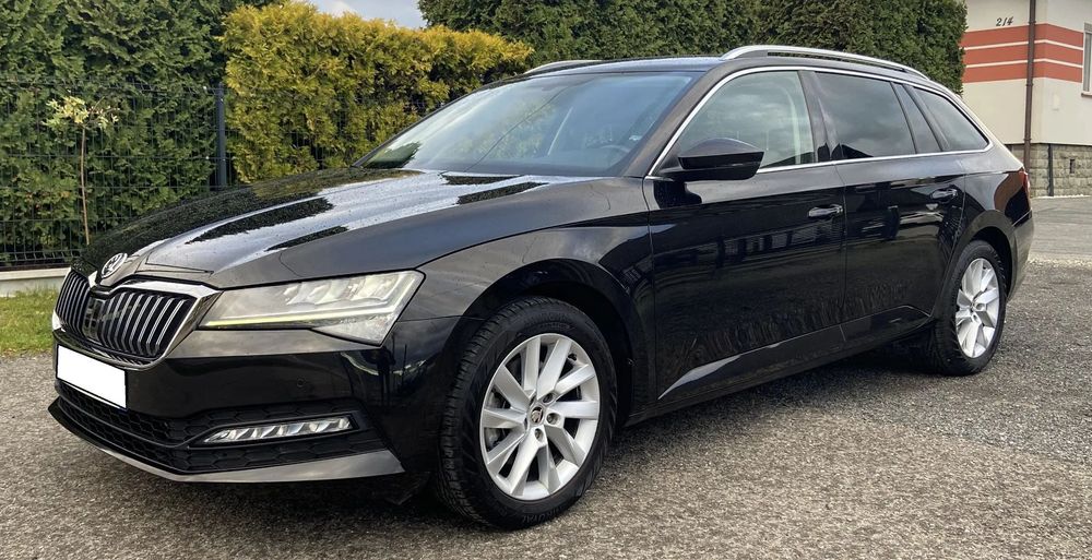 Skoda Superb 2.0TDi 150KM LIFT DSG LED Kamera FrontAsist KeyLess Apple Android Car