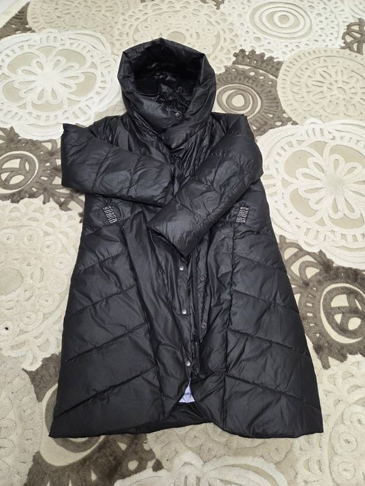 Жіночий зимовий пуховик