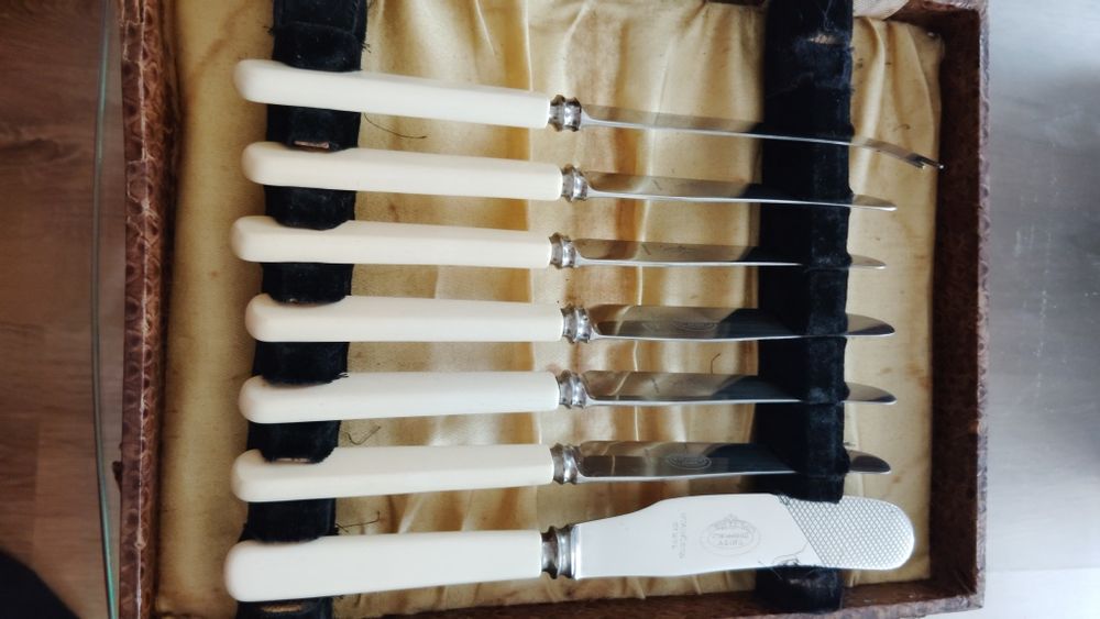 Sztućce stare robione na zamówienie ręczny grawer firmowe