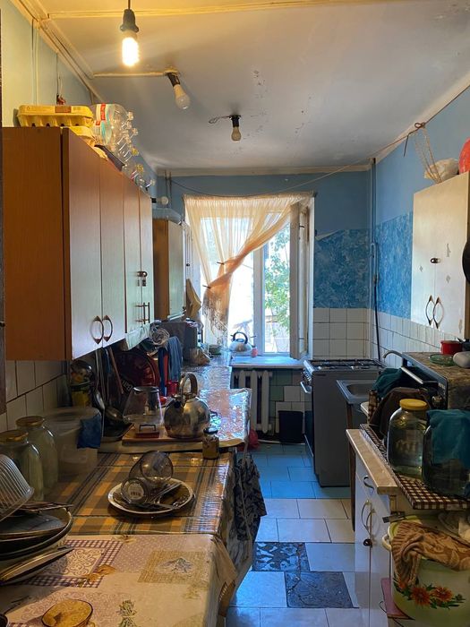 Продам комнату в коммуне.