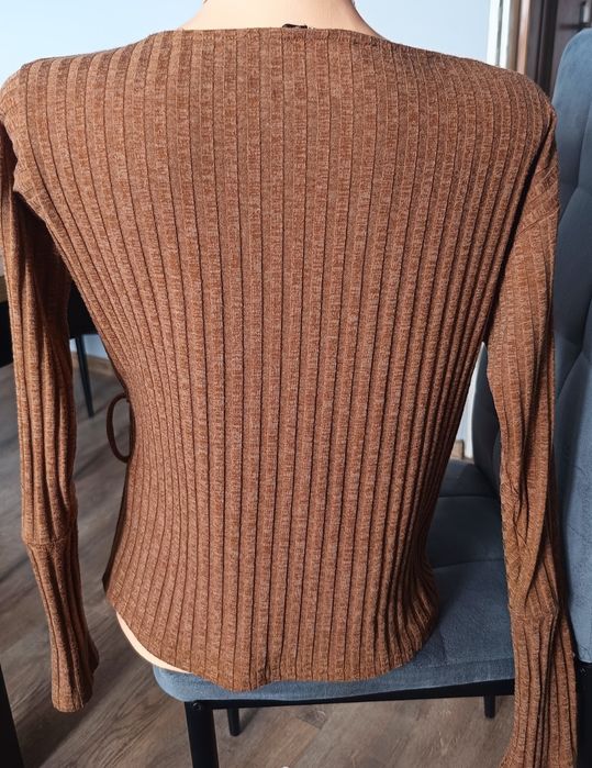 Brązowa prążkowana kopertowa bluzka Shine rozmiar M