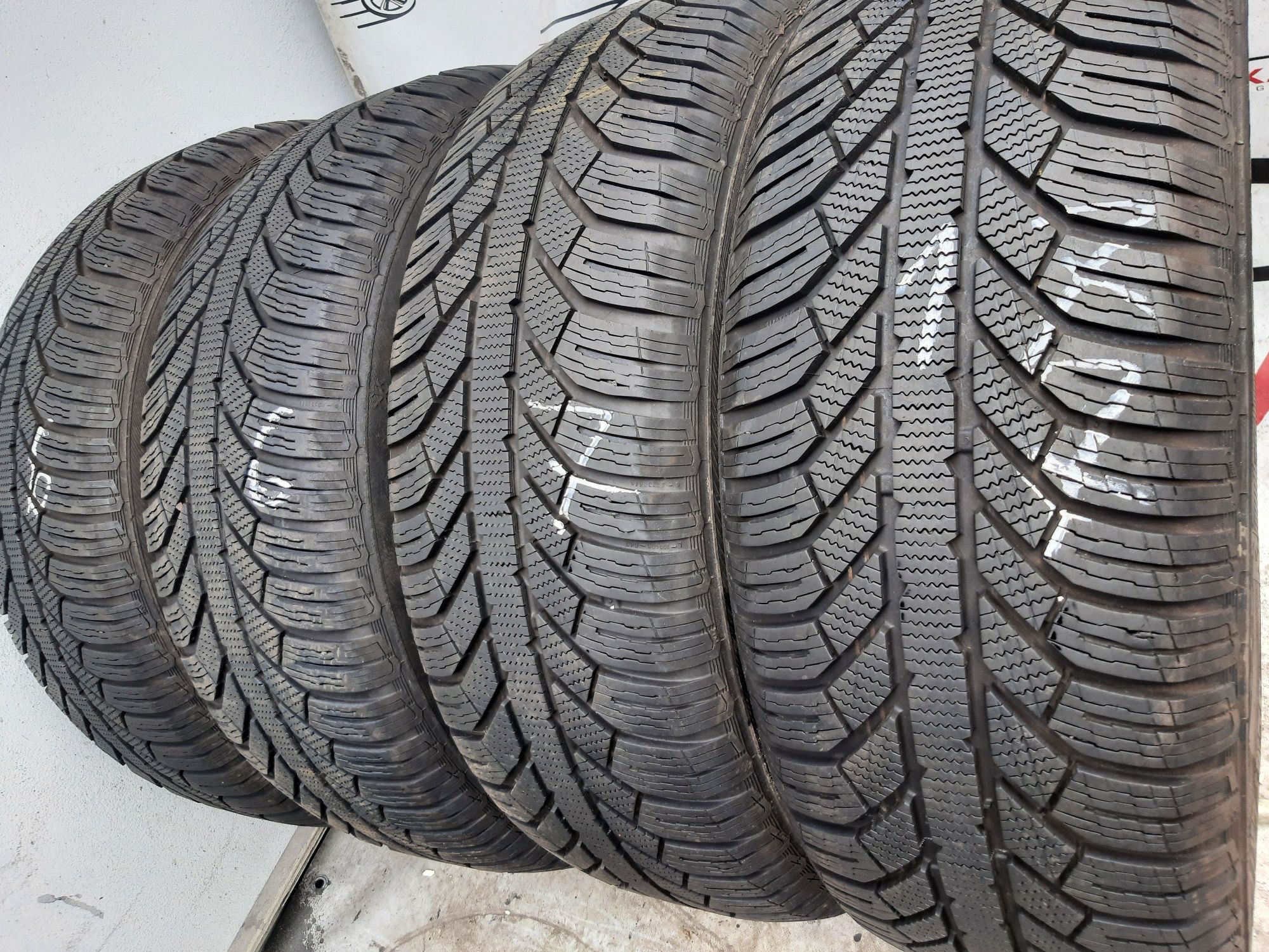 235/60r18 107H Semperit Master-Grip 2