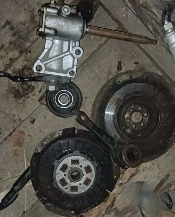 Зачастини ваз ціна договірна  різних запчастин ваз 2101 2107 ролюву ко