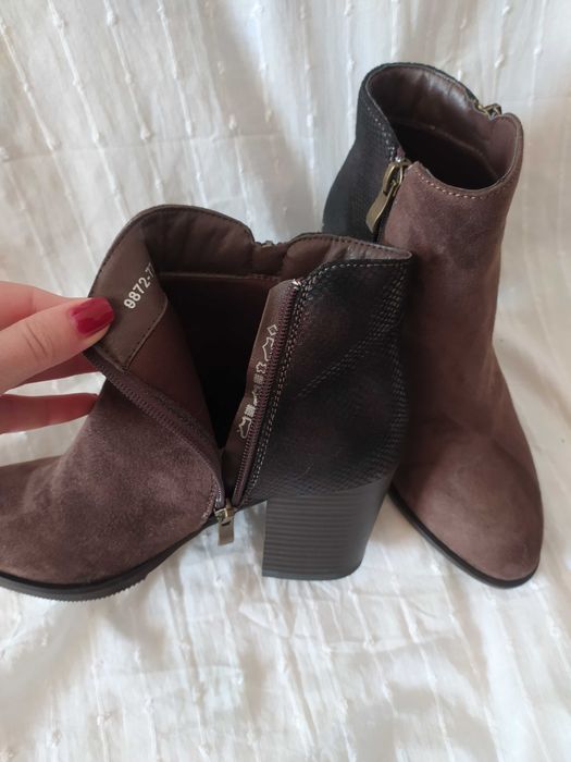 Botins em pele da GRAU