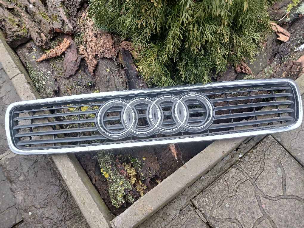 Решетка радиатора Audi A4B5