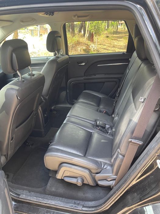 Dodge usado de dezembro 2010 em bom estado