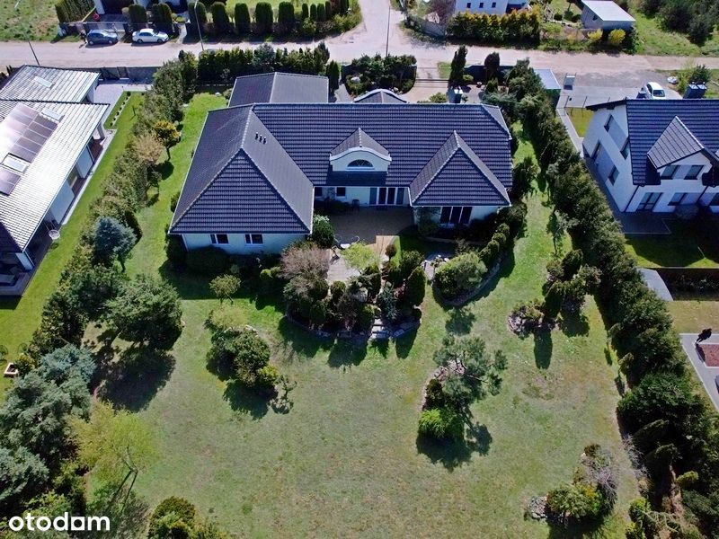 Dom wolnostojący, możliwość wydzielina 100 m2 pod działalność