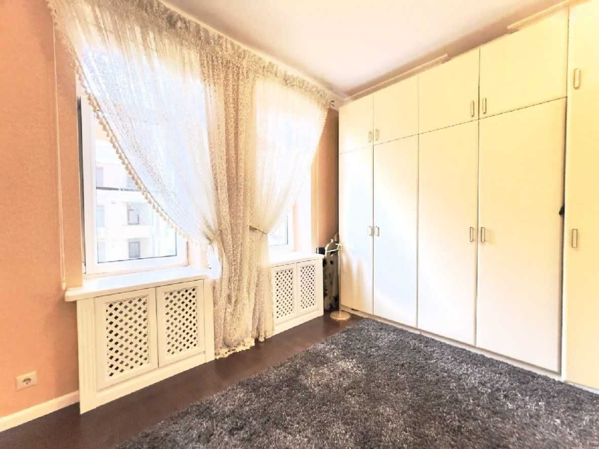 Продаж 5-кімн. квартири 178,9 м², по вул. Круглоуніверситетська, 3-5