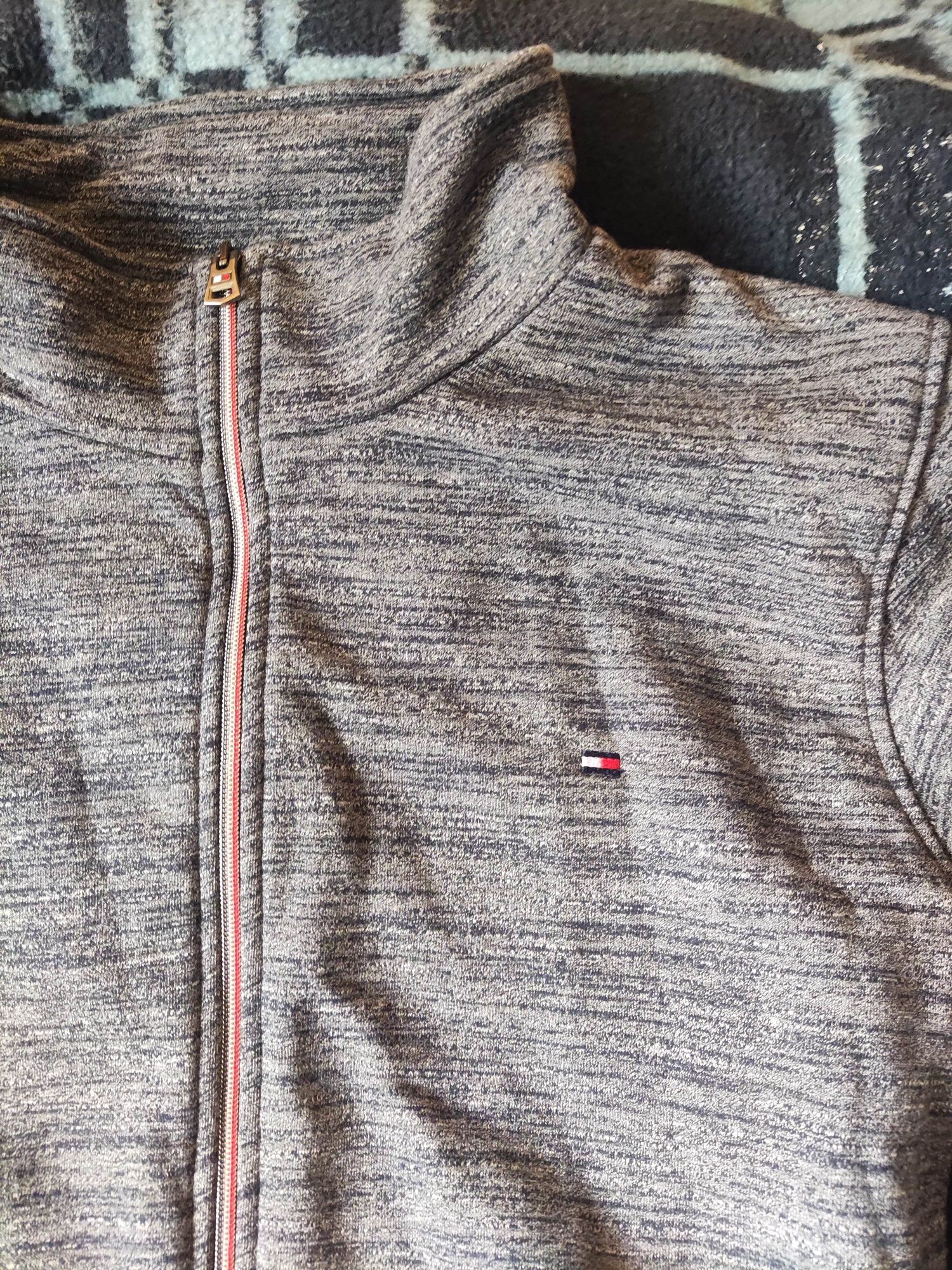 Bluza Tommy Hilfiger roz XXL

Stan BDB

Szczegółowe wymiary:

długość