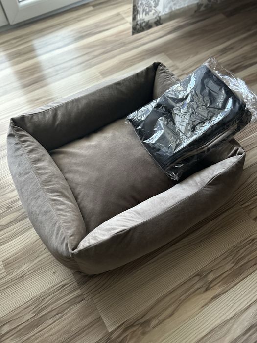 Лежанка для собак та котів