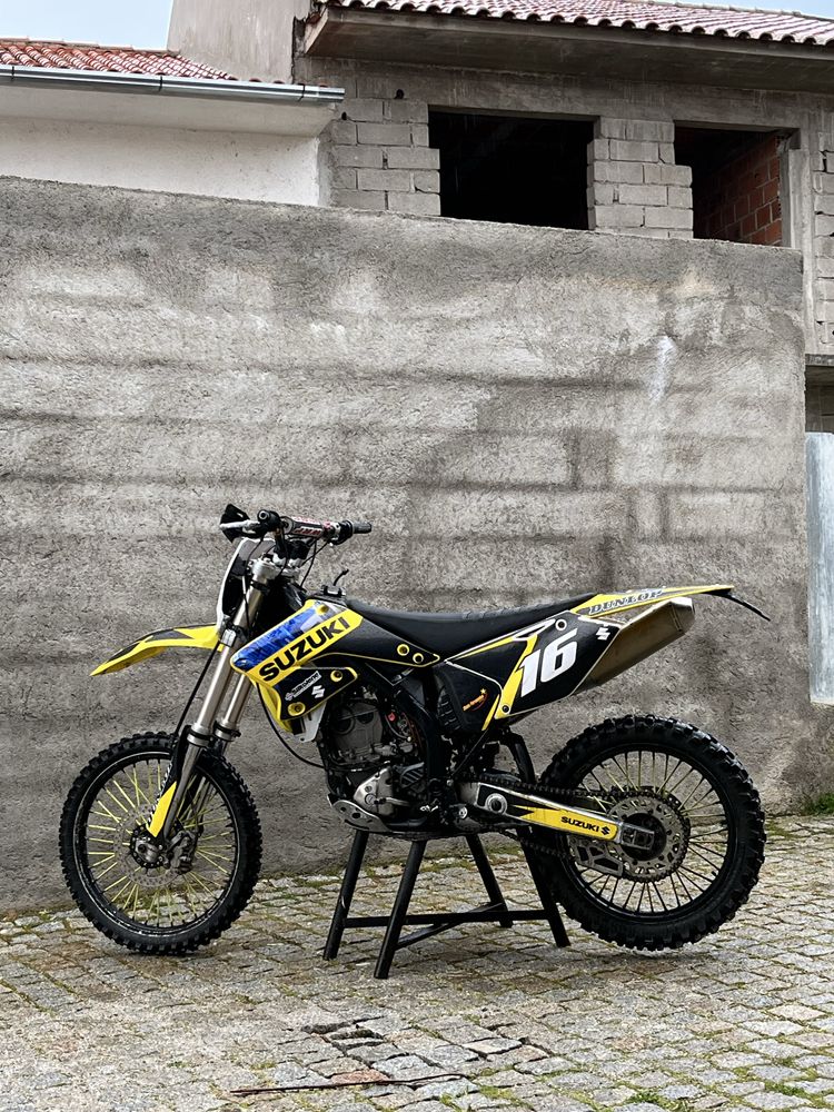 Suzuki RM-Z 250 Matriculada