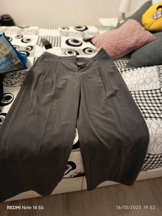 Calca larga Cinza Rota Ora Primark