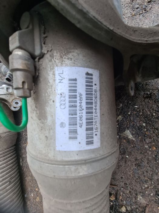 AMORTYZATOR Pneumatyczny przedni lewy przód prawy Audi A8 D3 lift 2006
