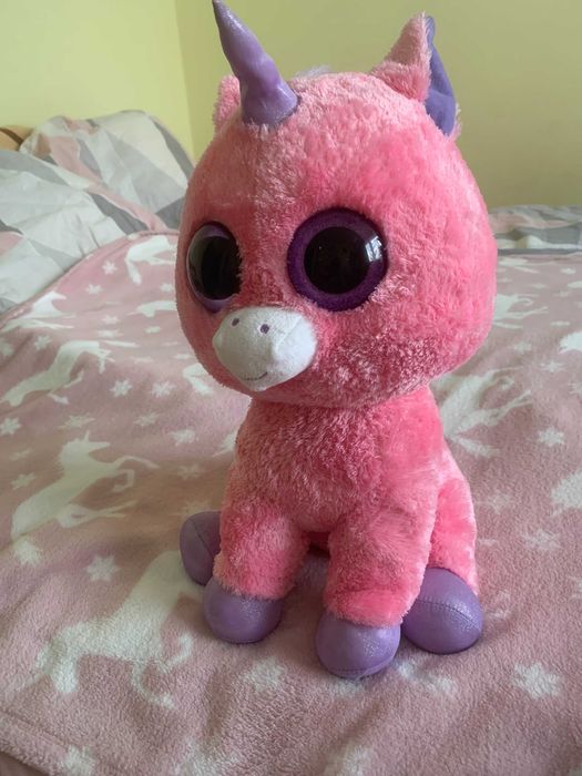 pluszowego jednorożec