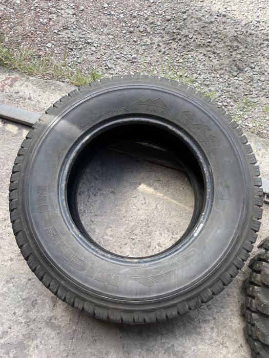 резина колесо шина 235/70 R16 Michelin 4x4