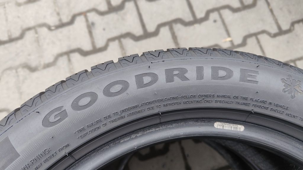 195/50/15 Goodride All Season Elite