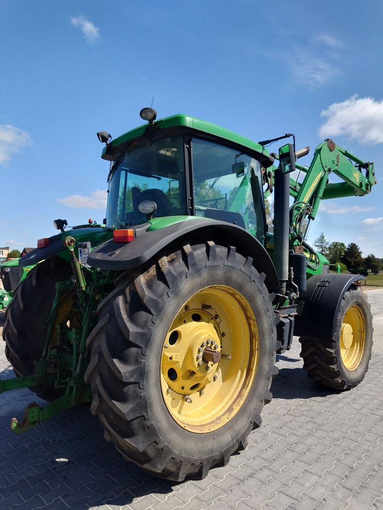 Ciągnik JOHN DEERE 7820 z ładowaczem czołowym JD pneumatyka AutoPower