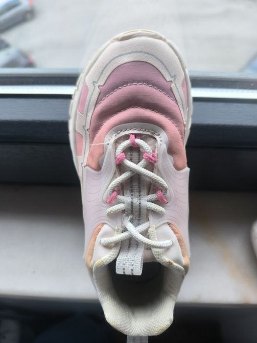 Tênis para menina da Zara tamanho 26