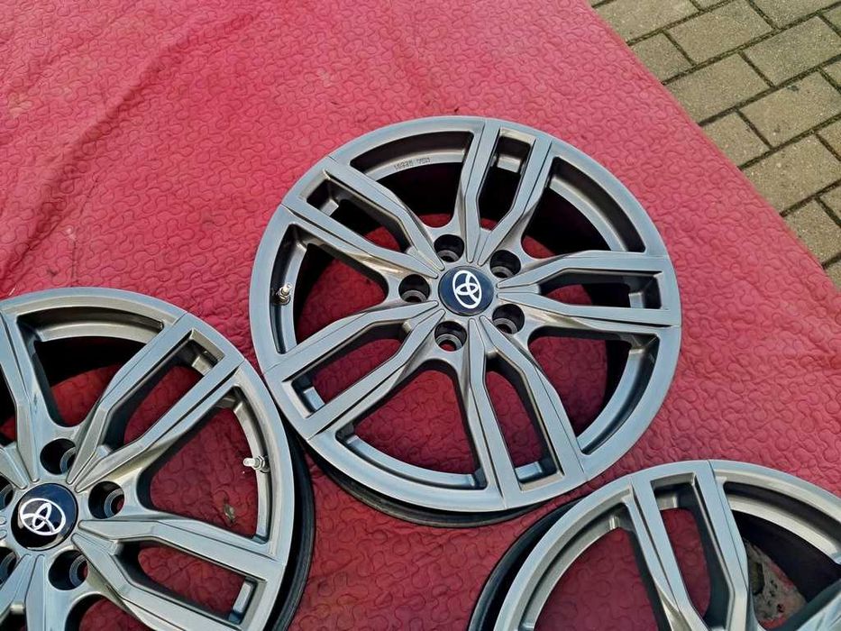 KOŁA zima 17' TOYOTA Corolla AURIS Avensis - 5x114,3 - 225/45/17 - 22r