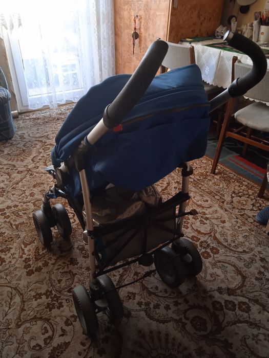 Wózek dziecięcy.