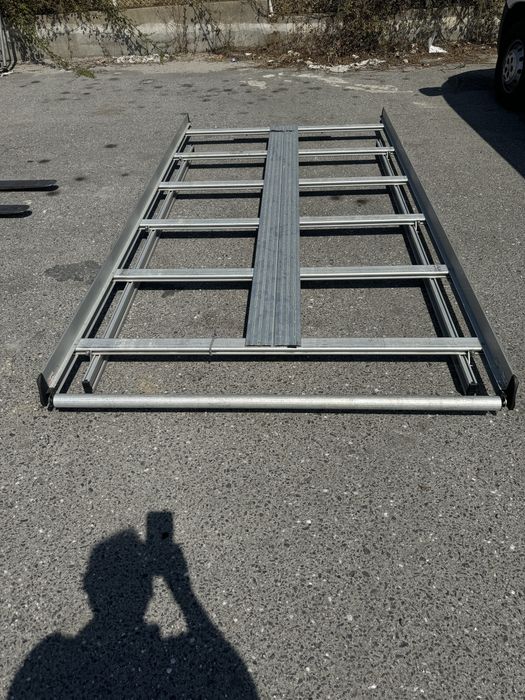 Grade para tejadilho com escadas em aluminio