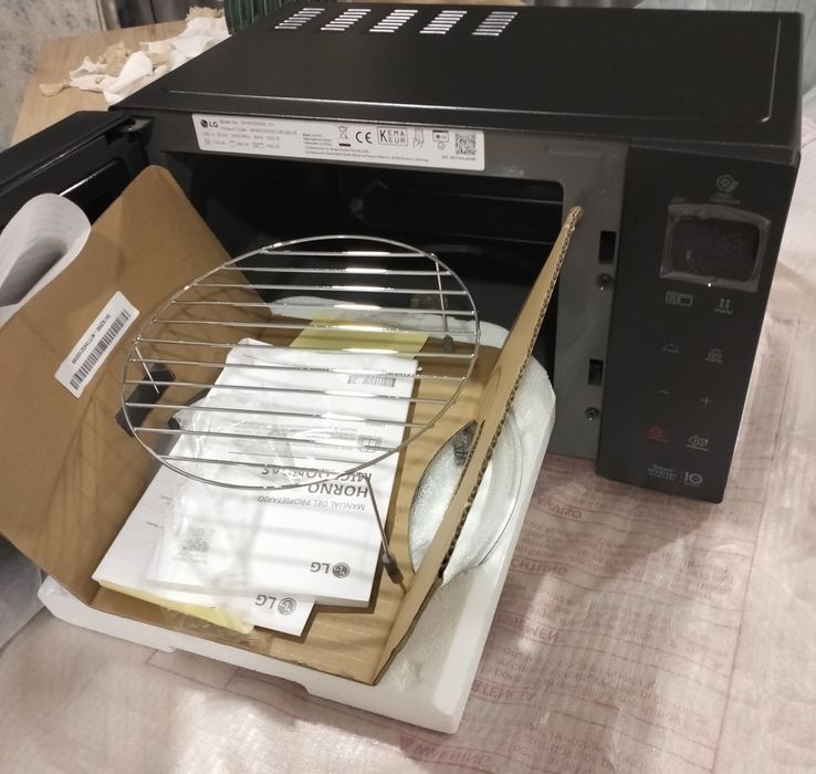 Micro-ondas LG com grill e iogurteira