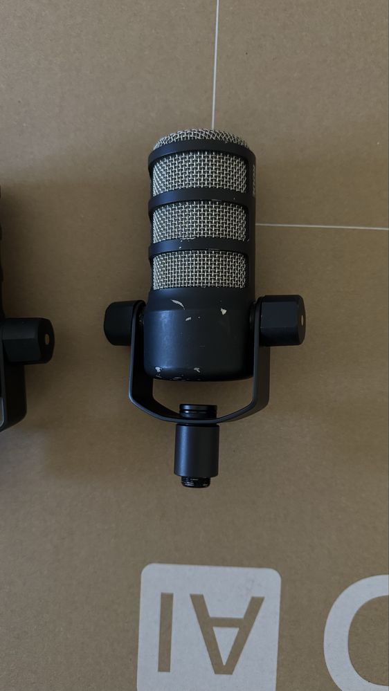 Rode Podmic microfone podcast